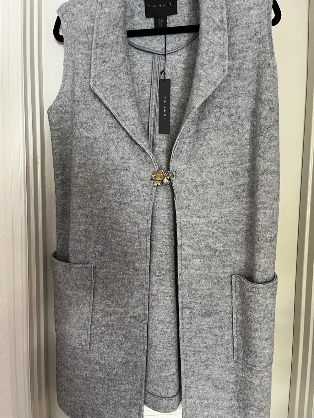 Tahari Light Gray Sleeveless Wool-Blend Vest with Decorative Clasp NWT size S